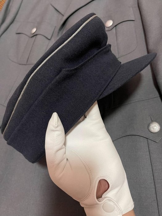 西德空軍M56軍官山地帽，存世量極少。由帝國時代的知名帽