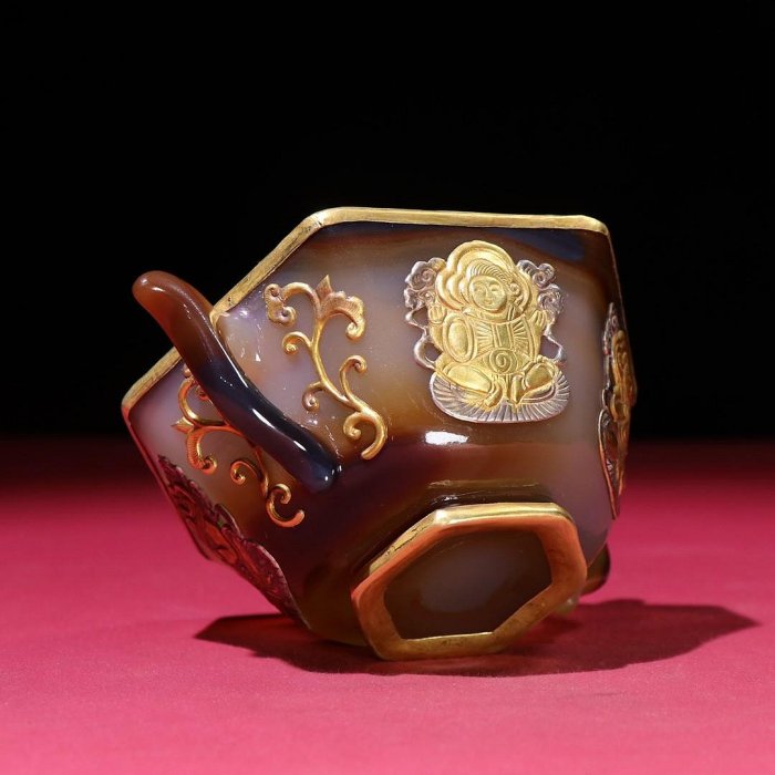 臻品旧藏，天然玛瑙胡人图案银鎏金碗包浆厚重，沁色入骨，工艺精湛