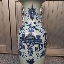 中国清時代豆青釉花瓶 TWO UNDERGLAZE-BLUE CELADON-GLAZED VASESQING DYNASTY, 19TH