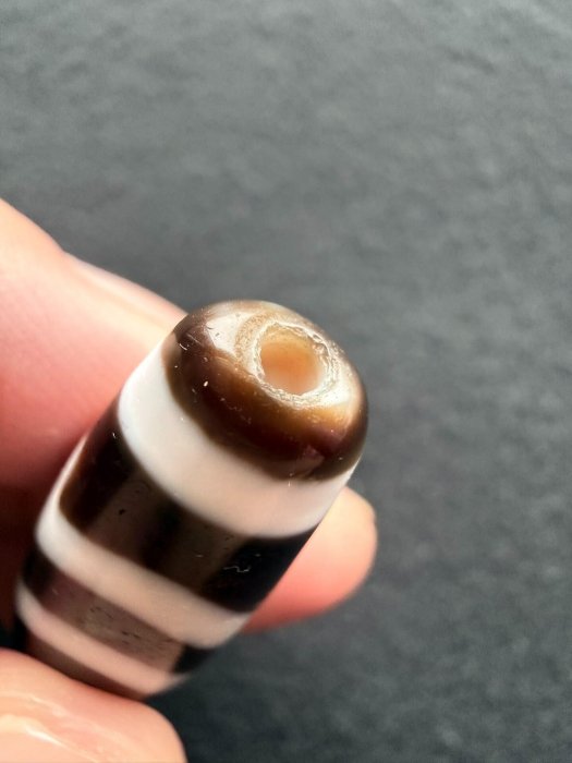 嚴選鐘志明手工天珠，雙魚眼黑白瑪瑙天珠，尺寸對孔46.7mm直徑12.5mm