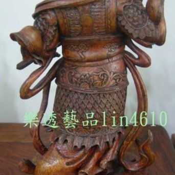 彫刻 竹 WF 74 A finely carved bamboo brush pot<br><br>十八世紀竹雕