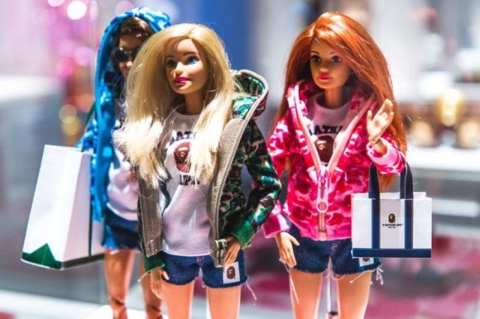 A BATHING APE - BAPE X BARBIE DOLL 三体セット BAPE x Barbie Doll Blue - SS19 - US