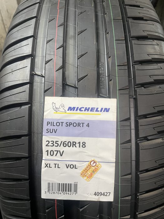 百世霸定位 米其林 ps4 suv 輪胎 235/60/18 4600/完工 ls3 xc90 macan crv volvo primacy suv+