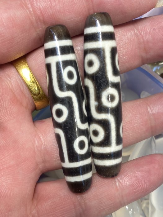 九眼天珠、大顆稀有、九眼帝王天珠、正宗西藏老天珠、藏傳佛教、天珠中