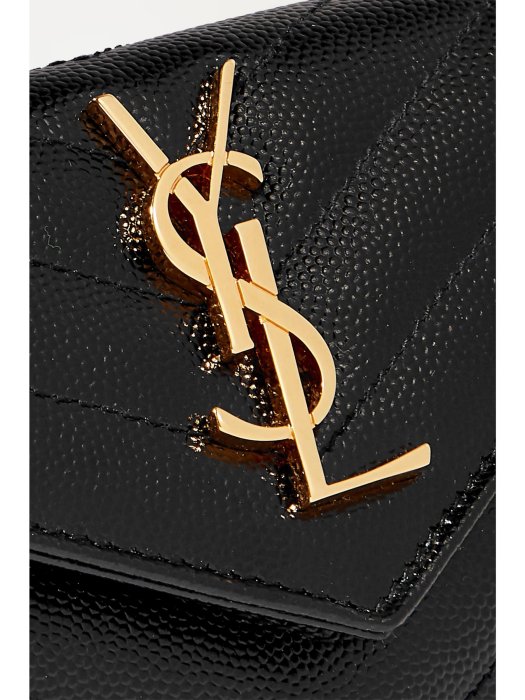 【YSL】專櫃經典款MONOGRAM系列V字縫線魚子醬牛皮金屬LOGO暗釦零錢包/手拿包(金色金屬)