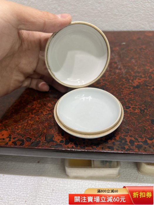 清代青花人物印泥盒，景德鎮窯口，直徑約7厘米，底款“大清康熙年制”盒