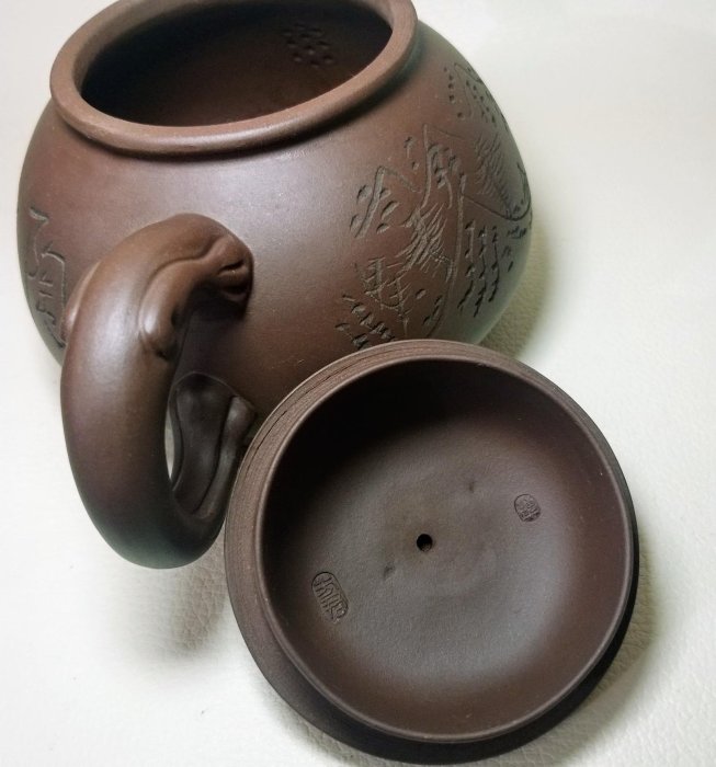 中国　紫砂　紫泥　鉢　植木鉢　在銘　19点まとめて　C　8821 中国 紫砂 紫泥 鉢 植木鉢 在銘 19点まとめて C 8821 中国 紫砂