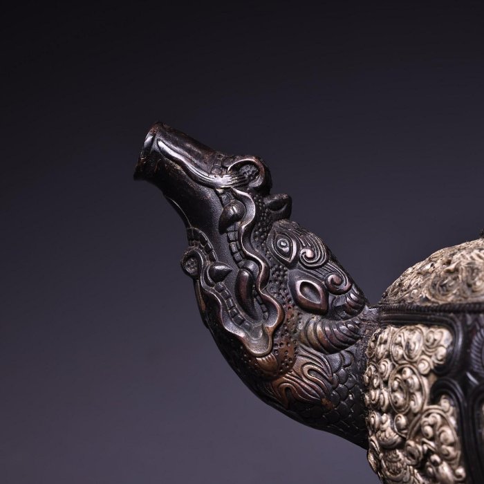 珍品舊藏西藏收純銅高浮雕鏨刻鎏銀藏式吉祥八寶酥油茶壺工藝精湛器型