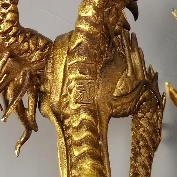 須賀月芳精心打造鑄銅金龍擺件，未使用附原箱與供布，尺寸17×10×9cm