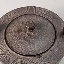 嚴選高橋敬典手工鐵壺，竹地紋設計，日本老鐵瓶雙蓋未開封，15.7公分高