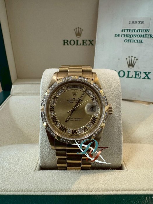[辰龍鐘錶]勞力士ROLEX  DAYDATE 18238MR(盒、單)
