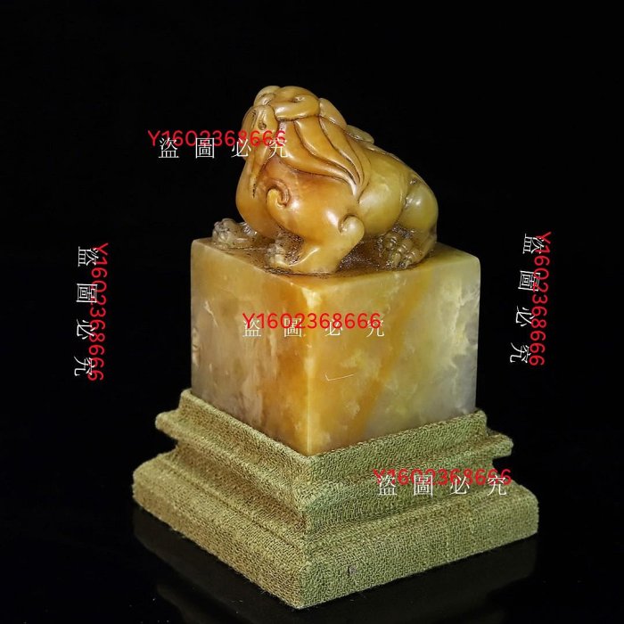 珍藏篆刻家秋堂印作壽山石田黃雕刻瑞獸鈕印章一方，印章凈長4.7厘米