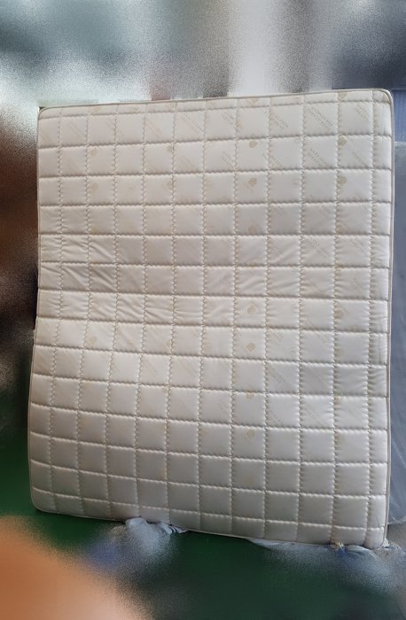 宏品二手家具 2手傢俱賣場 B60605*白色雙人加大6X7床墊* 2手臥室傢俱拍賣 床底 床箱 床板 床架 床組