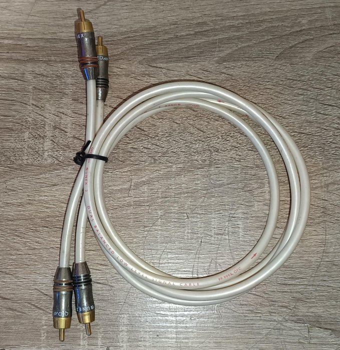 qed-qunex-2-dual-balanced-low-level-signal-cable-rca
