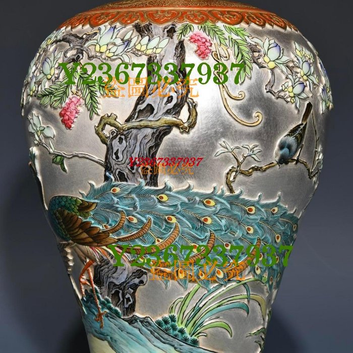 清乾隆粉彩浮雕鎏金鎏銀花鳥紋梅瓶，高29.2cm直徑18cm45731 瓷器