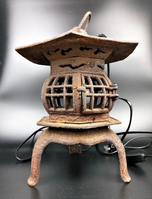 日本古民具/六角古鐵燈籠/掛燈籠/吊燈籠，生鐵(明治期) ≡≡ 溯源古