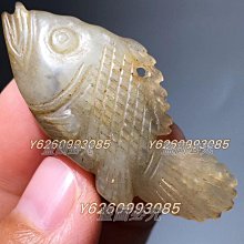 和田玉魚親子の彫刻 老和田玉魚形掛件玉質溫潤細膩雕工精致魚身鱗片刻畫清晰造型生動整體品