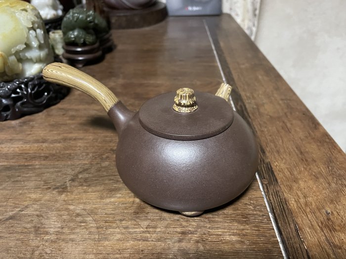 優惠價格）宜興早期（約民國60-70年代作品）紫砂側把壺（壺流、壺鈕