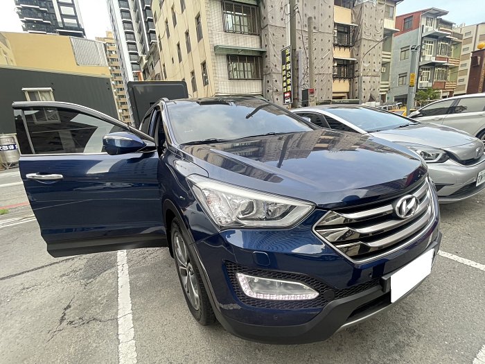 可可高雄三民區 2015年 Hyundai/ Santa Fe 2.2L