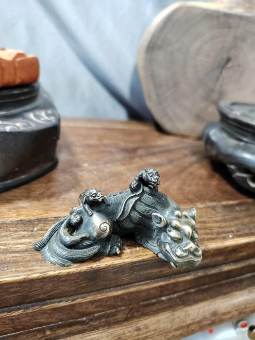 嚴選清代銅製獸鈕鎮紙，古典文房裝飾推薦收藏尺寸：6.6×3cm重量：154g