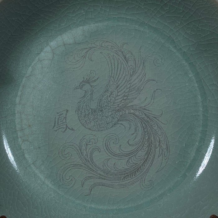 宋汝窯冰裂紋刻鳳紋葵口卷足洗,高4.5直徑18.5cm,200813 汝窯建窯官窯 宋汝窯冰裂紋刻鳳紋葵口卷足洗,高4.5直徑18.5cm,200813 汝窯建窯官窯
