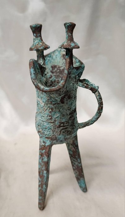 青銅器收藏：商周時期青銅爵杯爵是中國傳統一種用於飲酒的容器（大眾