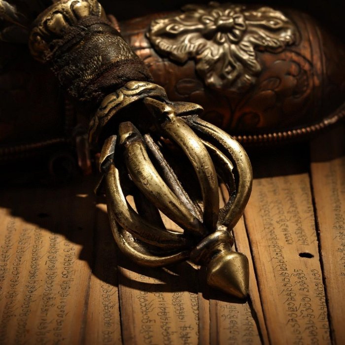 榮祺源藏傳老法器九股多杰金剛杵黃銅金剛橛降魔杵擺件紫銅盒子一套18