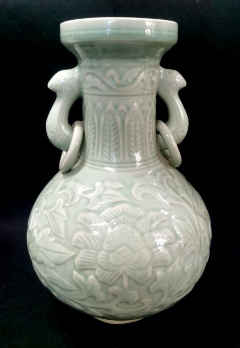 嚴選日本回流創匯時期龍泉青瓷大花瓶，雙鳳耳銜環設計展現Classic風華