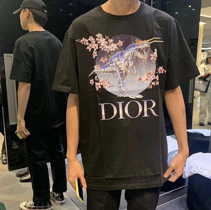 Dior 與日本傳奇藝術家空山基（Hajime Sorayama) 聯名款| Yahoo拍賣