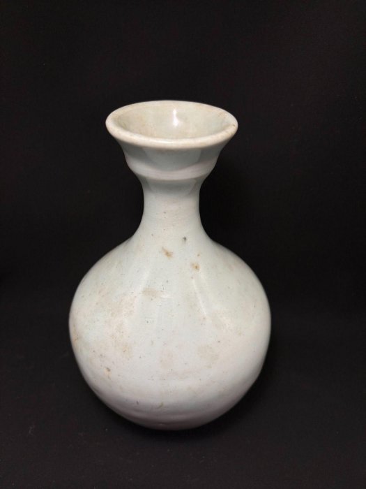 李朝官窯分院15世紀奶白瓷廣口瓶，釉水細膩溫潤，展現初期工藝精髓高18
