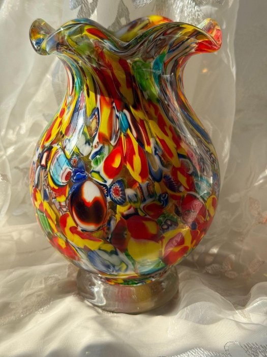嚴選中古vintage琉璃美琉綠花瓶，獨特萬花花口設計，透明底座更添高雅