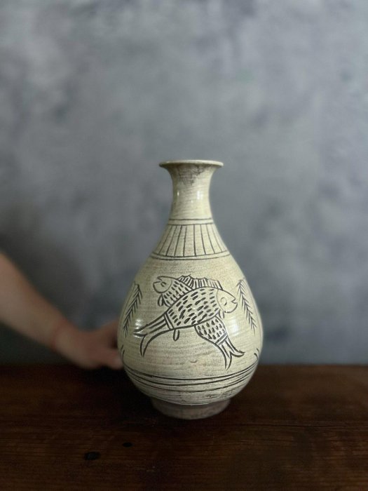 朝鮮李朝白磁粉青沙器柳蔭魚文瓷瓶禮器收藏高麗青花藝品朝鮮古董柳葉瓶