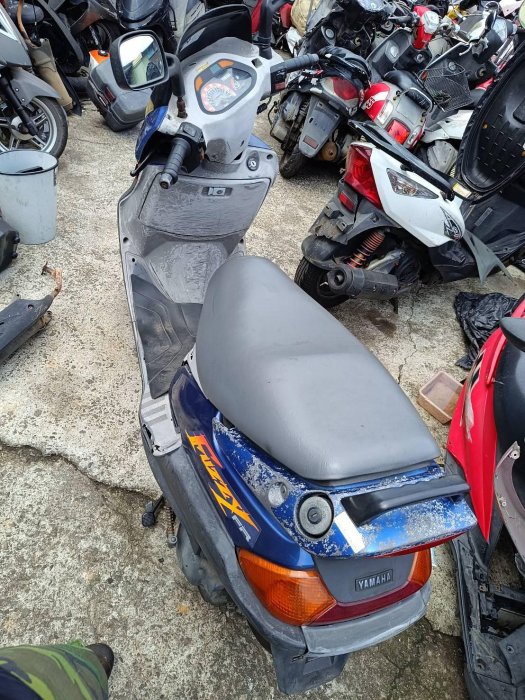 達成拍賣 山葉 迅光 125 置物箱 汽缸 缸頭 凸輪軸 KS 曲軸箱 啟動馬達 傳動組 空濾組 傳動蓋 齒輪箱 排氣管