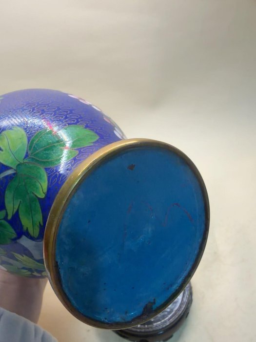 嚴選景泰藍花瓶銅胎掐絲琺瑯工藝藍地花卉木底座美器口徑7cm 約24公分