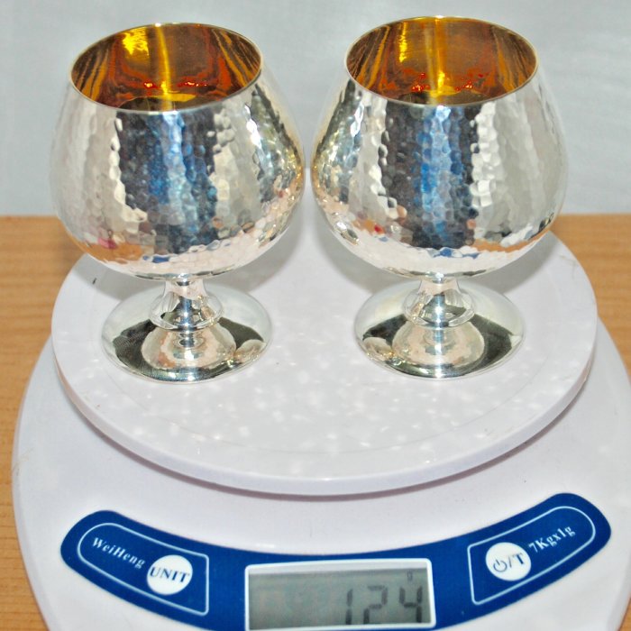 日本銀製銀杯一對純手工槌目杯內有鍍金的銀盃底落有銀製星號內有S 落款