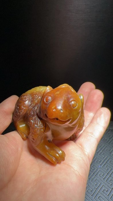 舊高古玉，戰漢玉器，老玉和田玉玉熊造型獨特，工藝精湛，玉質飽細膩