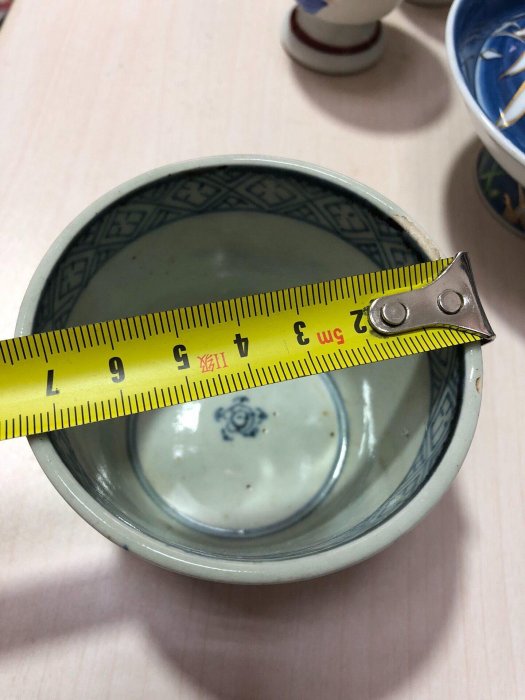 嚴選日本江戶末期伊萬里青花染付豬口瓷瓶2個邊緣無釉雲鈿紋古董收藏