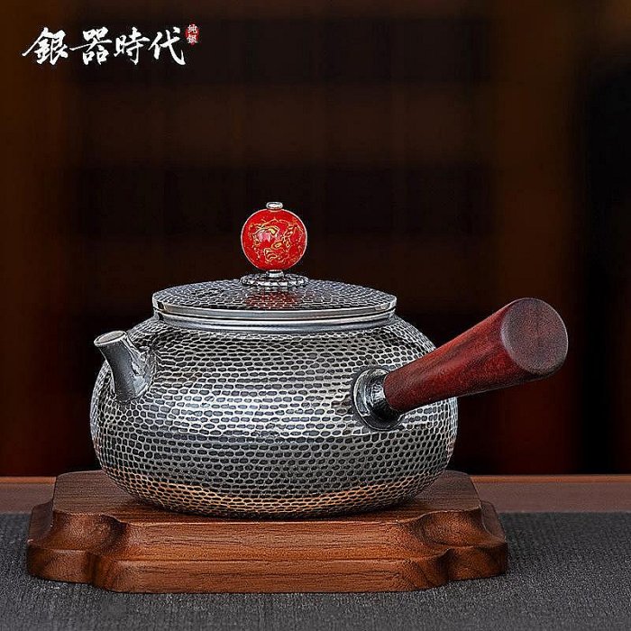 銀　茶壺 obg-n025, 大淵光則純銀銀壺四君子雕金提手把約0.2L 純銀泡茶壺