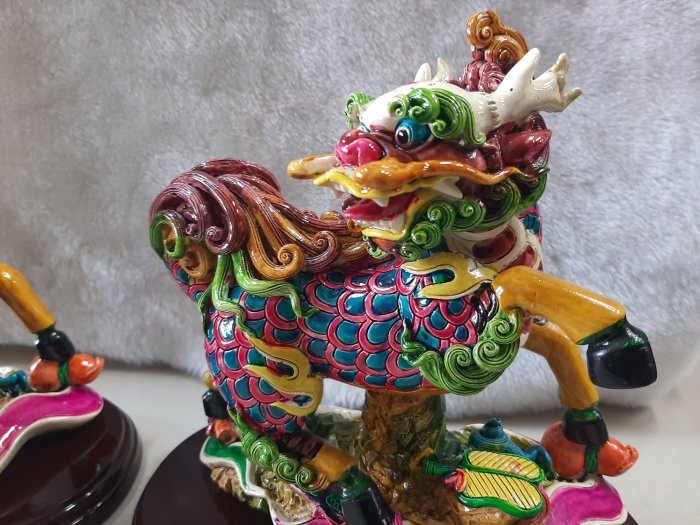 永誠精品尋寶地NO.7682 台灣交趾陶麒麟踩四寶祥瑞麒麟開店風水擺件2隻