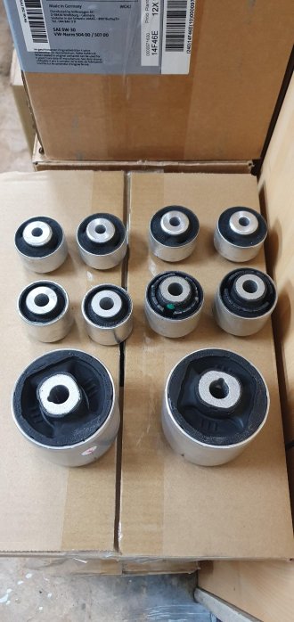 porsche parts Macan 2014年～2019年 多連桿鐵套組/三腳架襯套組 鐵套 歐洲產