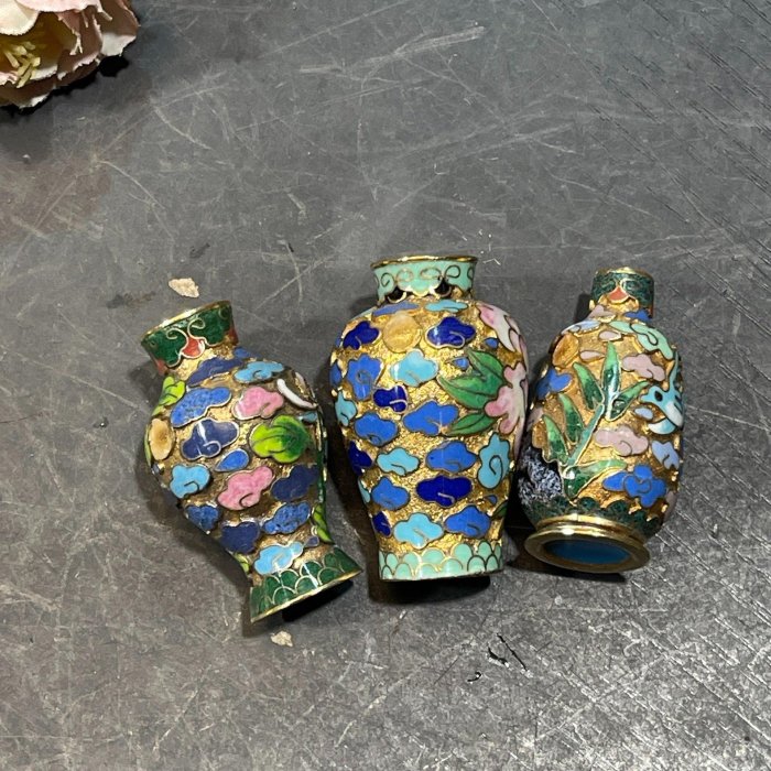 嚴選80年代景泰藍迷你小花瓶，銅胎掐絲琺瑯工藝，精湛掐絲細膩花紋