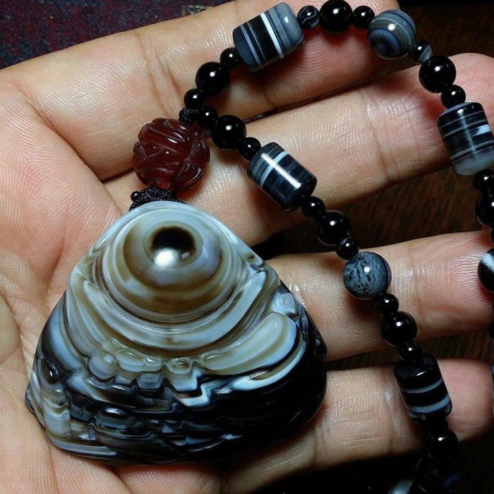 天然西藏九眼頁岩天珠{天眼珠雙貔貅}53×46×22mm《保證正一廠專櫃公司貨