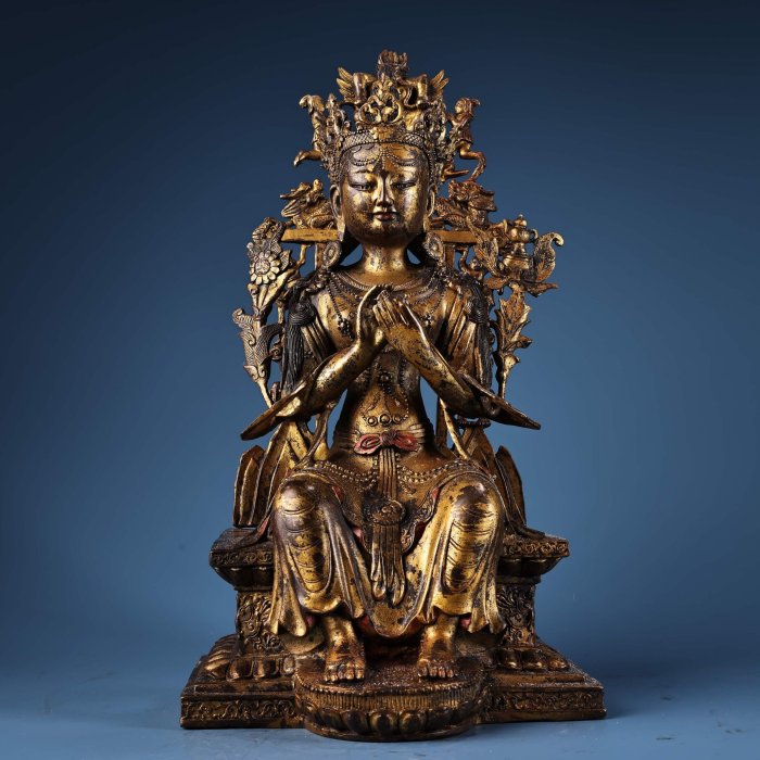 珍品舊藏西藏收純銅全銅高浮雕鏨刻泥金藏傳未來佛彌勒佛佛像一尊工藝
