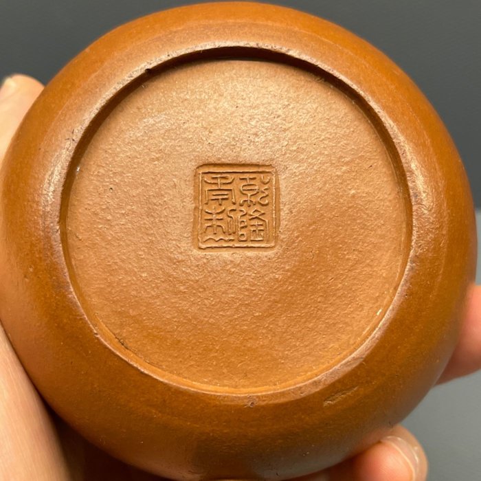 乾隆年製　朱泥茶壺 清乾隆朱泥壺-宇珍國際藝術| Yu Jen Taipei重要中國瓷雜工藝精品