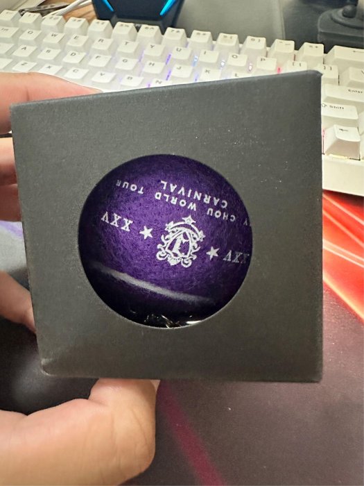 免運 PHANTACI HONGKONG TENNIS BALL CHARM 周杰倫演唱會 網球 吊飾 | Yahoo拍賣