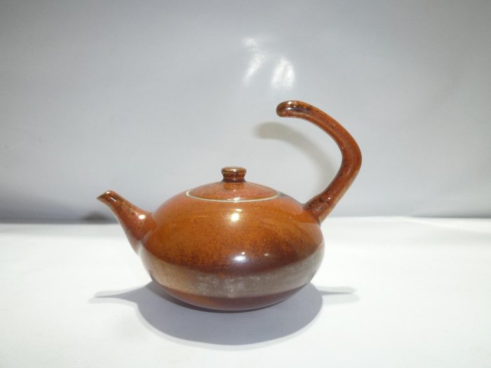 壺棧】茶壺.紫砂壺.朱泥壺.手拉坯壺/陸羽1986曉芳窯鐵紅釉飛天壺/羽034