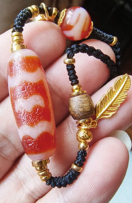 天珠臺珠紅肉雙面大鵬鳥天珠，手工編繩+紅肉貴人珠+高端配飾+保真沉香