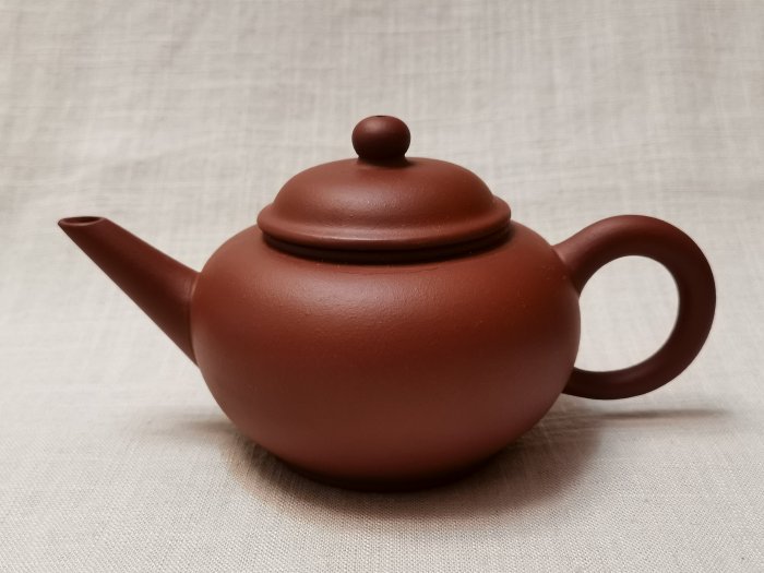宜興茶壺 小收藏大樂趣】中國宜興戊寅年製蓋內旭英款紅土標準壺茶道具/茶杯/茶則