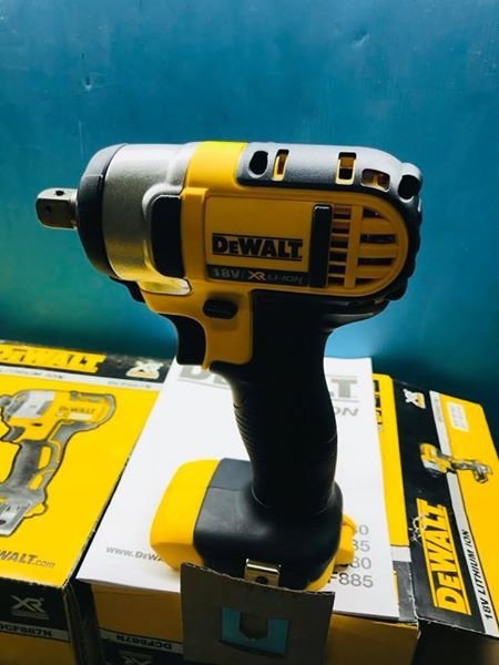 二手中古外匯)全新Dewalt DCF880板手18V/20V (平行輸入) 代購下標前先