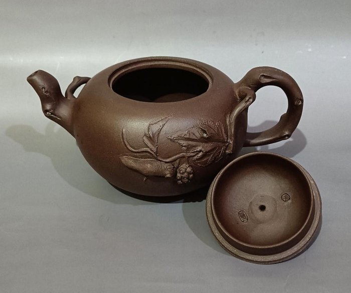 岩如堂茶器」徐春平（高級工藝美術） 紫砂葡萄松鼠壺| Yahoo拍賣